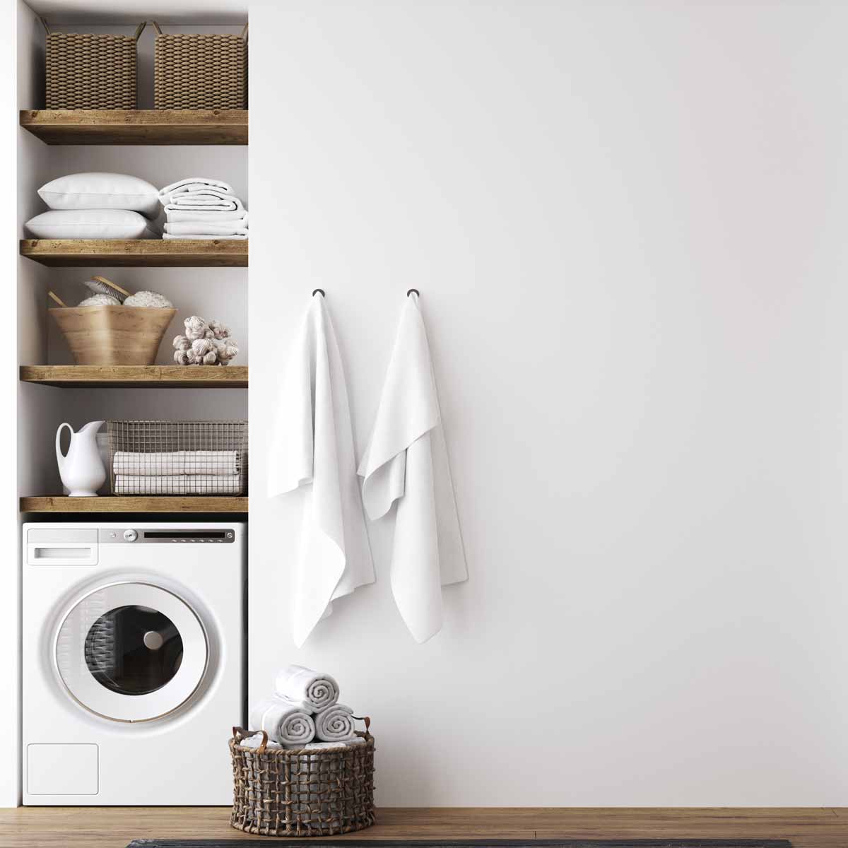 Möbel an die Wand, Boden frei: Idee fürs kleine Bad